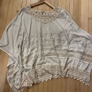 Mollo rello brand top, size M. Ivory